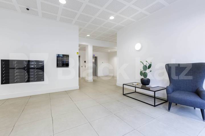 Spacious 2 bedroom 2 bathroom within a secure new development close to tube Market Road, Islington